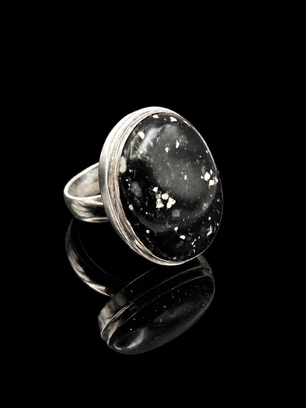 Vintage Sterling Silver Black Speckled Stone Ring Size 6 Modernist Oval Cabochon
